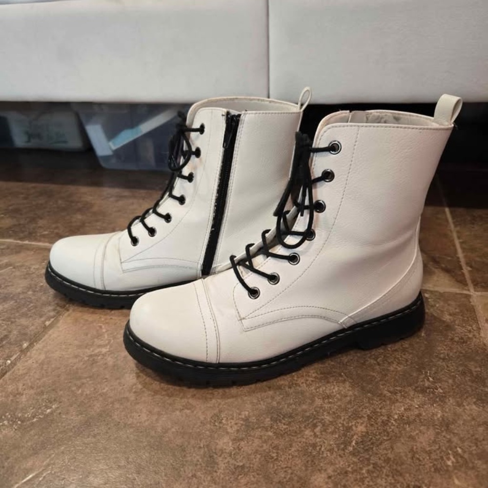 White Combat Boots – Arizona Jean Co (Women’s Size 8.5)